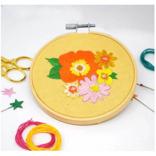 Embroidery Kit Mini 70s Floral