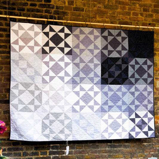 Quilt Small Single Monochrome Ohio by The Highbury Hexie