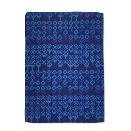 Tea towel with abstract verdure pattern in blue colourway. 